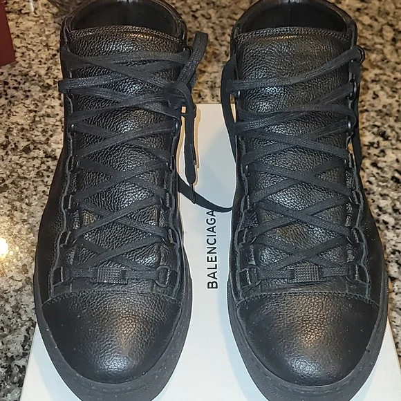 Balenciaga Men's Textured Black Sneakers - Picture 1 of 8